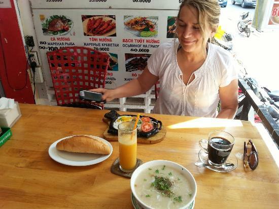 Kim Cafe Restaurant and Bar