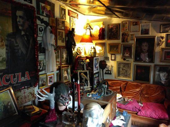 Musee des Vampires Et du Monde de l'Imaginaire