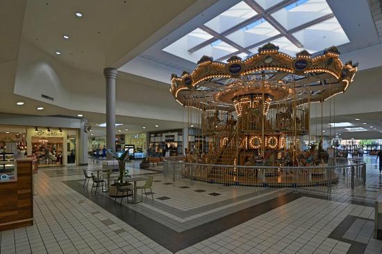 Parkway Plaza Mall