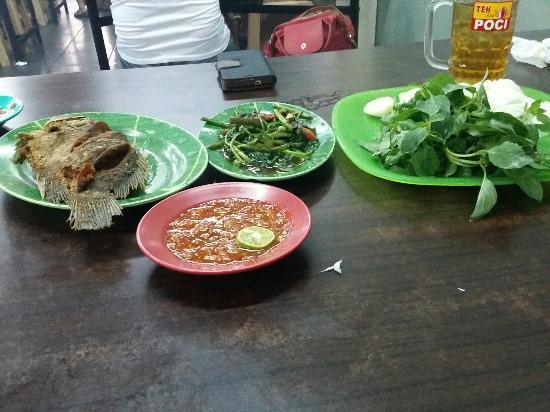 Nila Goreng Pak Ugi