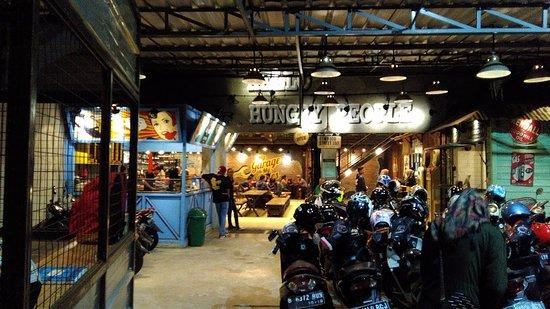 OTW Food Street Meruya