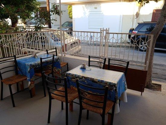 H Soula Paradosiako Soyblatzidiko Rodos