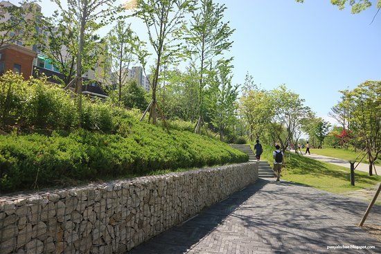 Gyeongui Line Forest Park