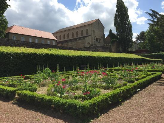 Basilica of Saint-Pierre-aux-Nonnains