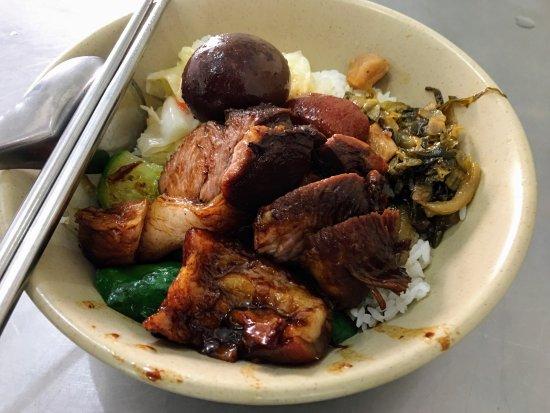 Zheng Ji Pigs' Knuckles Rice