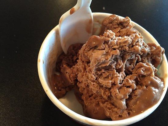 Subzero Ice Cream & Yogurt