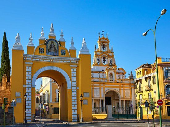 Puerta de la Macarena