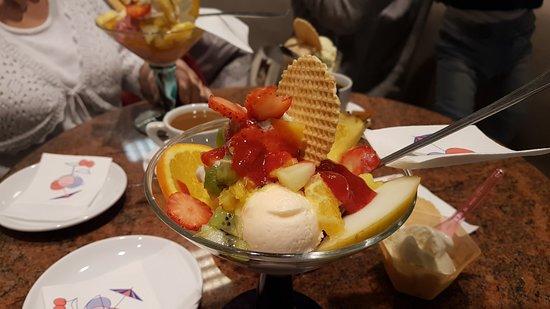 Eiscafe Venezia im Hansa-Carree