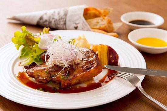 Raphael Restaurant & Bar