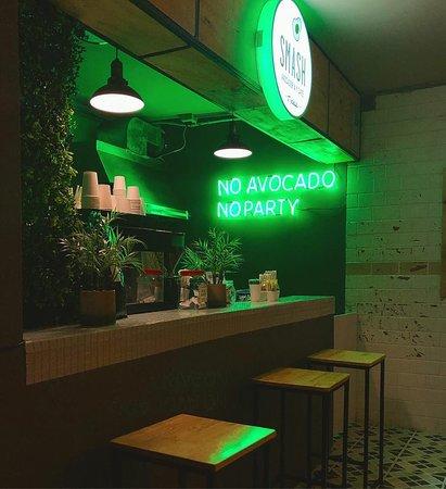 SMASH Avocaderia y Cafe