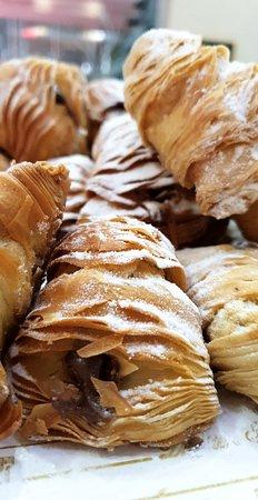 Artos & Glyko Cafe-Bakery