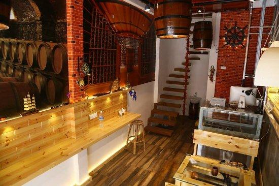 Le Suffren Cafe Restaurant