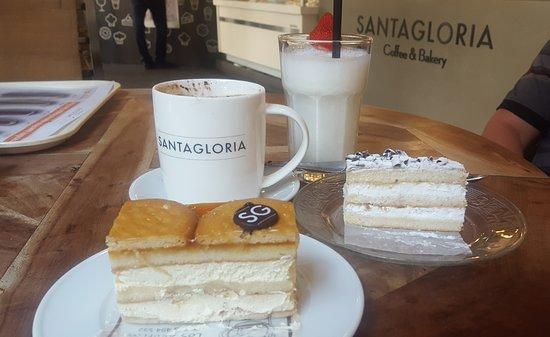 Santa Gloria Coffee & Bakery