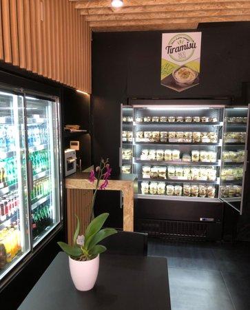 We Love Tiramisu & Friends