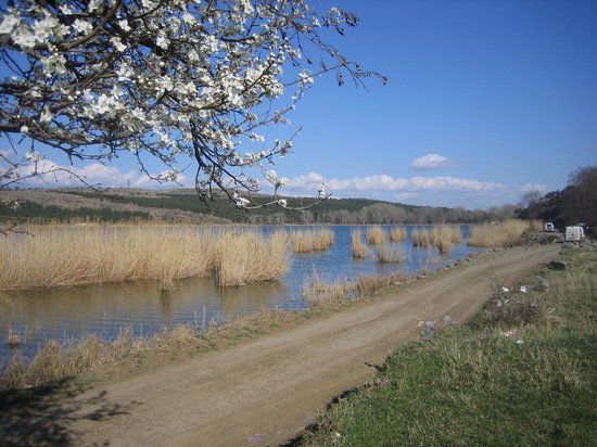 Lisi Lake