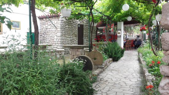 Osor's Garden Sculptures