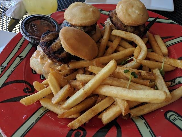 Bananas Restaurant & Guesthouse