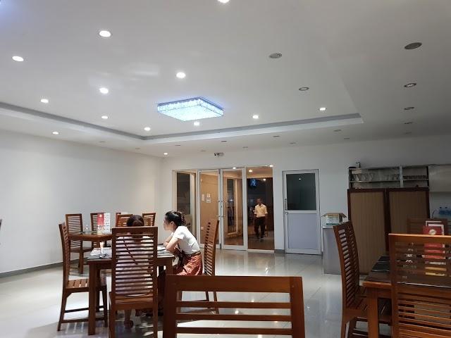 Nayomi's Family Restaurant