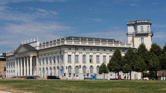 Documenta und das Museum Fridericianum