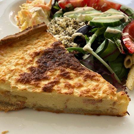 The Giggling Goose Cafe