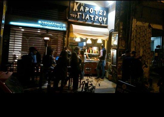 To Karotsi Tou Giatrou