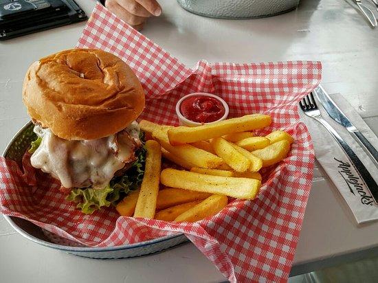 Applejack Bar & Eatery