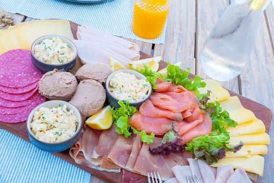 Mama's Bakery Lunch and Chill