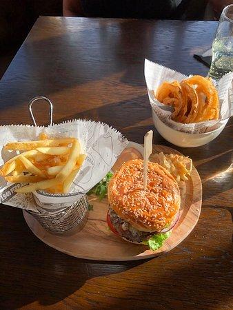 Henighans EAT & DRINK