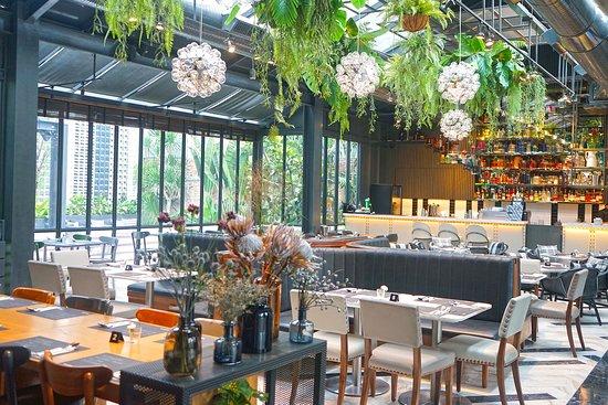 Greyhound Cafe - Gunawarman