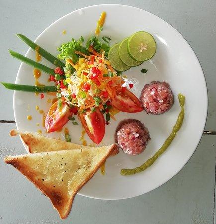 Brother's Beach Bar & Restaurant