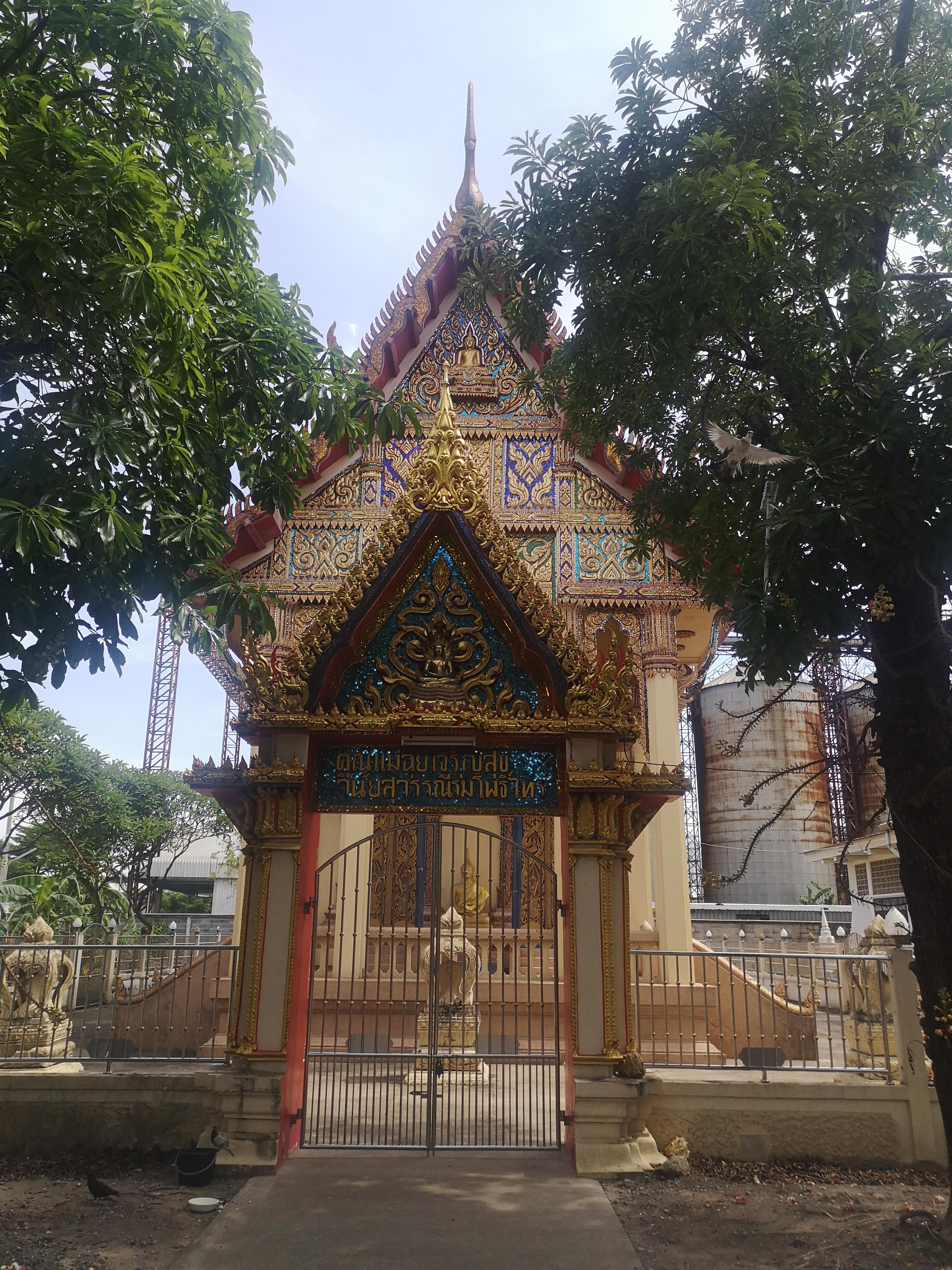 Wat Bang Krachao Nok