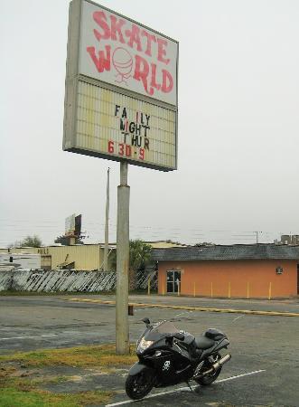 Skate World