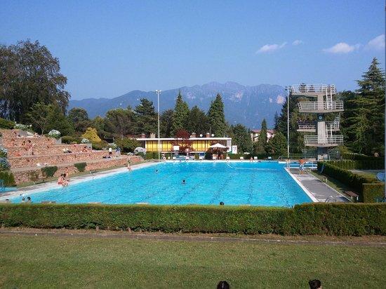 Schwimmbad Carona