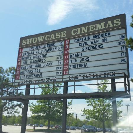 Showcase Cinemas de Lux Lowell