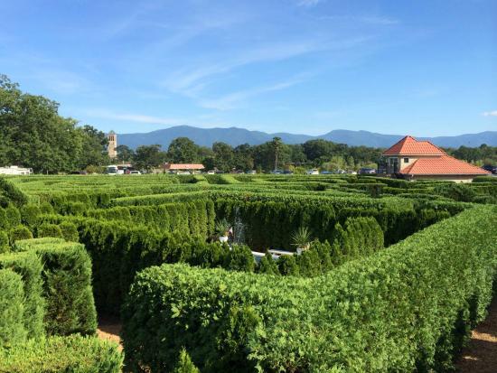 The Garden Maze at Luray Caverns