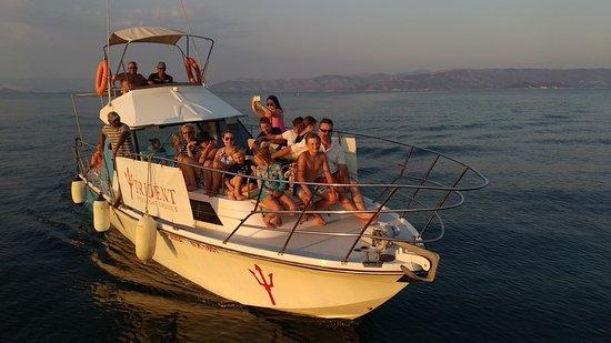 Trident SpeedBoat Cruises