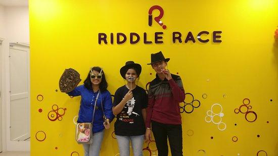 Riddle Race