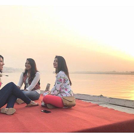 Sailing Ganga Tour