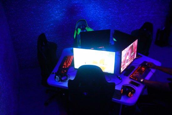 Plug And Play Gaming Lounge