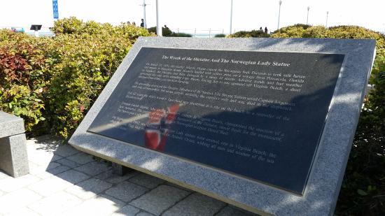 Norwegian Lady Statue