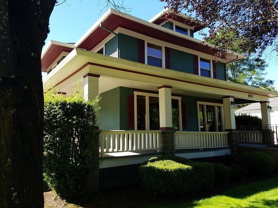 The Gallery at Ten Oaks