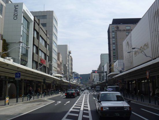 Shijō-dōri Street