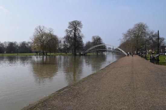 Embankment Bridge