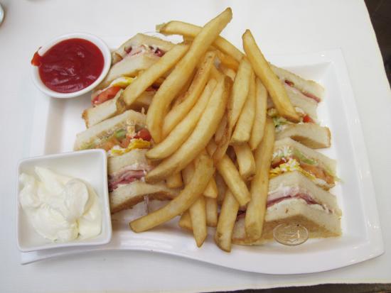 Lobby Lounge at Shangri-La Hotel