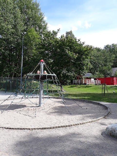 Starrmyrans Parklek & Stall