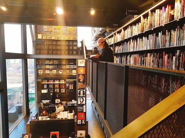 Vinyl & Plastic By Hyundai Card Museum