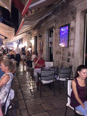 Buzz Wine Bar