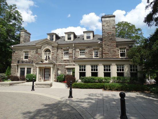 Paletta Lakefront Park and Mansion