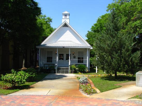 Camp Walton Schoolhouse Museum
