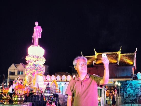 Thao Suranari Monument